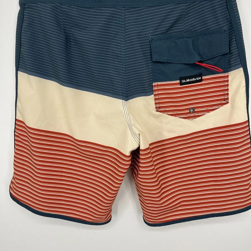 Quiksilver measurements width